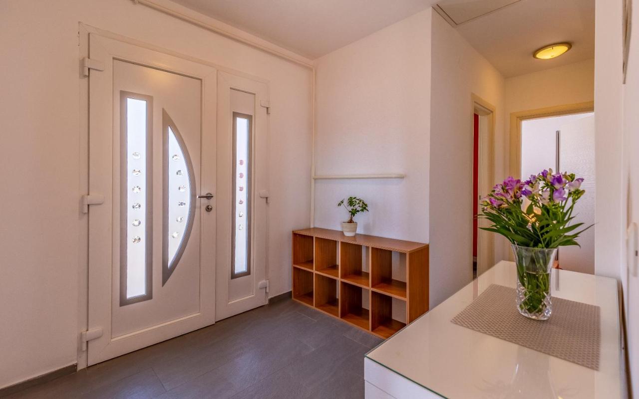 Apartment Green Pula, Family Friendly, Comfortable, Free Parking And Wifi 外观 照片